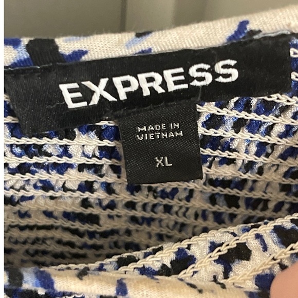 Express Blouse - Picture 2 of 4